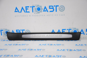 Door sill outer front right Toyota Highlander 14-19 chrome, scratches
