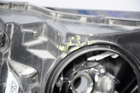 Headlight front right VW Passat b8 16-19 USA bare halogen, housing broken, fastener broken, glass broken, for spare parts