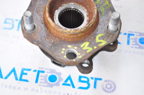 Front right hub Nissan Maxima A36 16-23 3.5 without stud