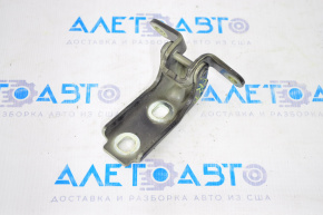 Upper front right door hinge for a 13-18 Cadillac ATS