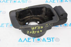 Fuel filler flap housing Hyundai Sonata 11-15 missing two fasteners, broken plastic
