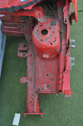 Front quarter left Ford Focus mk3 11-18 red, dent