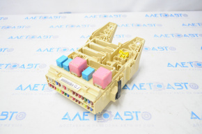 Under-dash fuse box Toyota Highlander 08-10 hybrid missing cover, cracks