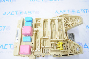 Under-dash fuse box Toyota Highlander 08-10 hybrid missing cover, cracks
