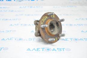 Hub front right Infiniti G25 G35 G37 4d 06-14 RWD through