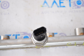 Kia Optima 11-15 2.4 fuel rail with sensor
