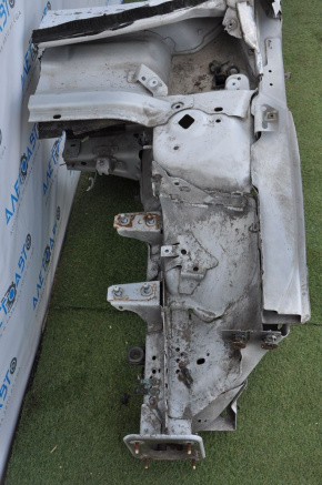 Front left quarter Ford Fusion mk5 13-20 white, dents