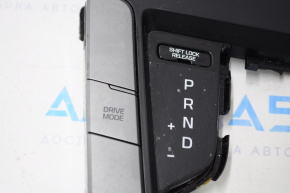 Automatic transmission handle with shifter cover Hyundai Elantra AD 17-18 scuffs on the cover