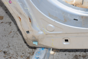 Kia Sorento 10-15 rear right quarter wing, silver, dents