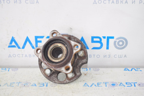 Rear left hub Toyota Highlander 08-13 AWD