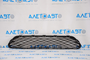 Lower grille of the front bumper Nissan Rogue 14-16, grille tears at the top and bottom