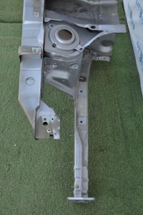 Quarter front right Dodge Dart 13-16 silver