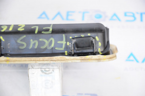Left ventilation shield Ford Focus mk3 11-18 4d latches are jammed, seal is torn
