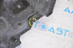 Engine protection central Toyota Prius V 12-17 cracks