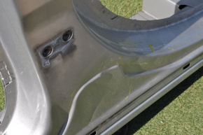 The central right body pillar of the Jeep Patriot 11-17 is dented