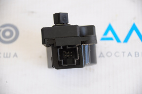 Actuator motor for the heater air conditioner in a Ford Escape MK3 13-19