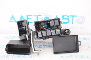 Infiniti QX50 19-25 small underhood fuse box