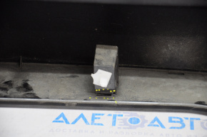 Ford Fusion mk5 13-16 trunk lid trim under number plate breakage