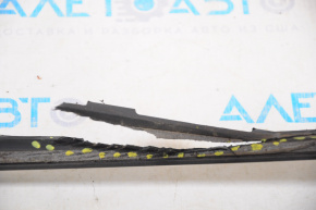Windshield molding right Lincoln MKX 16 - broken