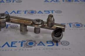 Left fuel rail for Cadillac CTS 14-3.6 with sensor