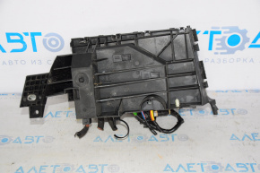 Lincoln MKX 16-18 Underhood Fuse Box with Bracket