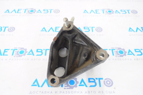 Engine mount bracket right upper Toyota Prius 30 10-15