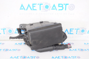 Lexus IS 14-24 underhood fuse box left, broken