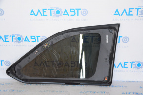 Window blind glass rear left Toyota Highlander 14-19 molding defect, chip broken