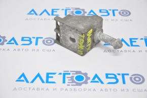 Bracket for the exhaust pipe of the middle part of VW Atlas 18-24 3.6