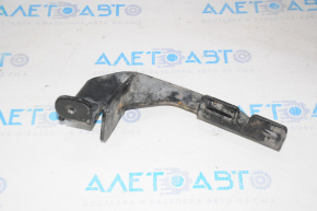 Bracket threshold footboard center left Toyota Highlander 14-19