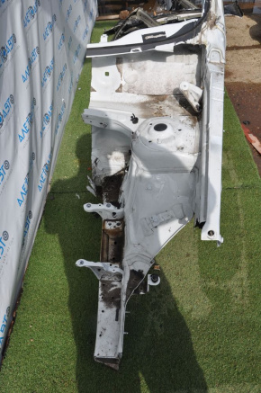 Front left quarter VW Atlas 18-24 25 white, breakage of the amplifier mount