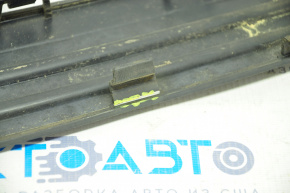 Upper rear bumper trim Jeep Grand Cherokee WK2 11-21 broken fasteners