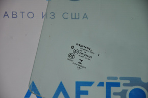 Chrysler 200 15-17 rear right door glass