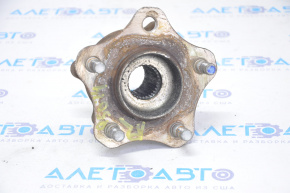 Rear left hub Infiniti Q50 14-24 missing one stud