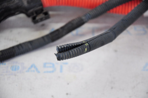High-voltage cable to the battery of Toyota Camry v40 hybrid through the entire body, the chip is cut off