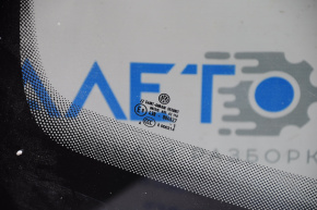 Windshield VW Jetta 15-16 USA air on the edge, sand, bumps
