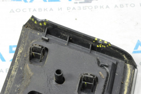 Inner taillight trunk lid left Chevrolet Volt 11-15 chipped plastic, broken fastener