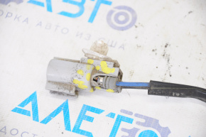 Cooling fan motor right Lexus CT200h 11-14 chip is broken