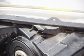 Left front headlight Toyota Camry v55 15-17 usa SE\XSE halogen, broken 2 fasteners, broken housing