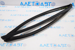 Rear right window seal for Toyota Highlander 14-19