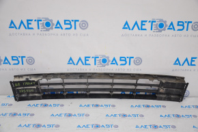 Central grille of the front bumper VW Passat b8 16-19 USA fractures