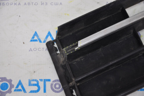 Central grille of the front bumper VW Passat b8 16-19 USA fractures