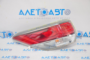 Light outer wing left Toyota Highlander 14-16 crack, web, broken fastener