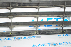 Lower grille of the front bumper of Toyota Avalon 13-15 pre-restoration, chrome defect, cracked grille