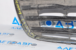 Lower grille of the front bumper of Toyota Avalon 13-15 pre-restoration, chrome defect, cracked grille