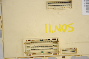 Fuse box under the dashboard Hyundai Sonata 11-11