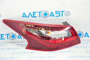 Light outer wing left Nissan Altima 16-18 rest dark