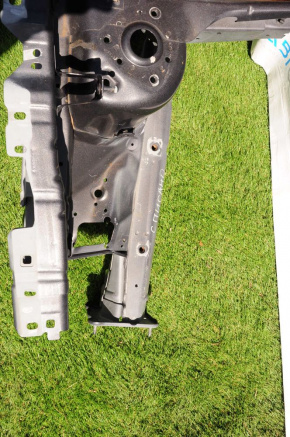 Front right quarter Lincoln MKC 15-19 graphite, bent frame