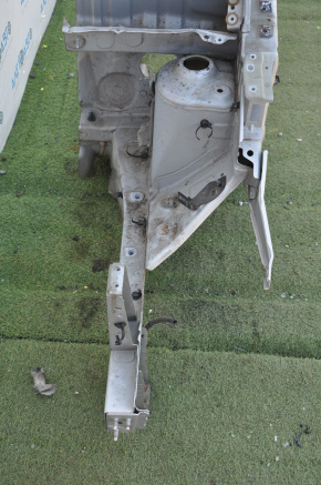 Quarter front left Nissan Versa Note 13-19 silver