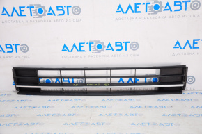 VW Passat b8 16-19 USA front bumper center grille